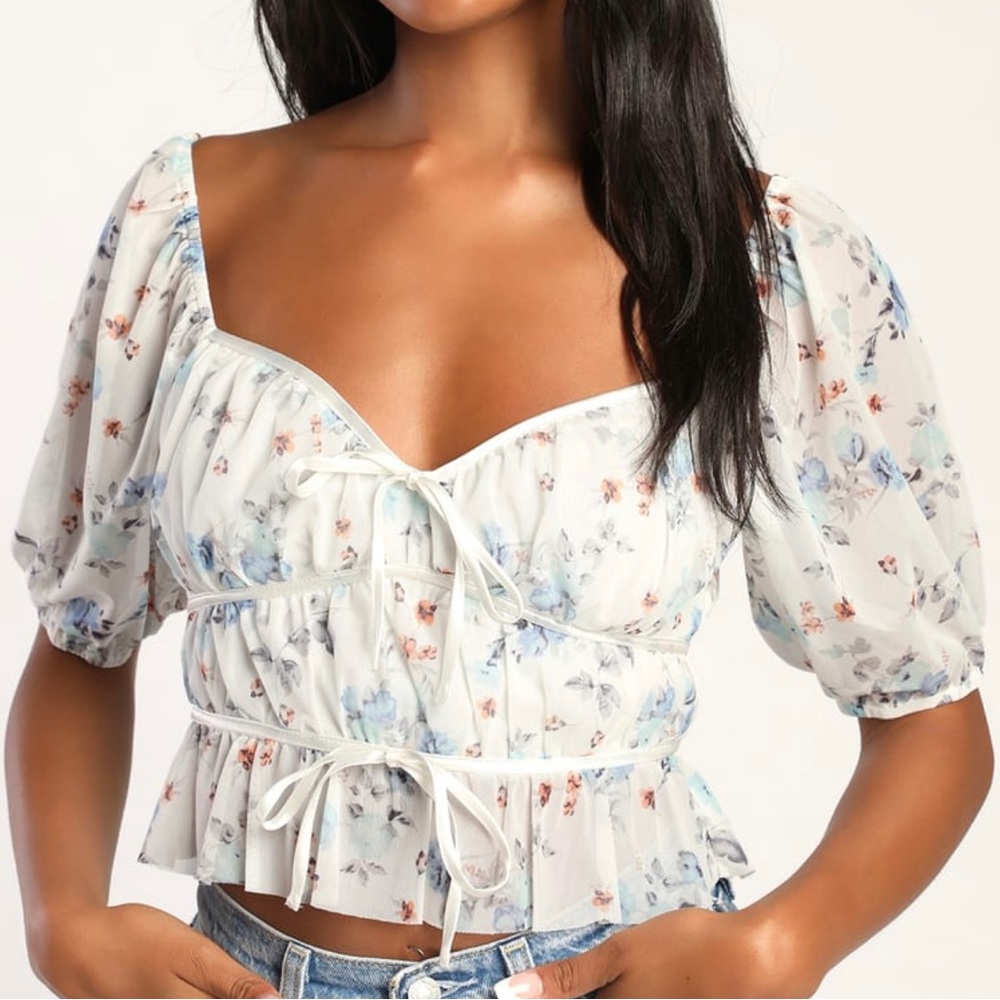 Lulu’s Hours with You Ivory Floral Print Puff Sleeve Crop Top